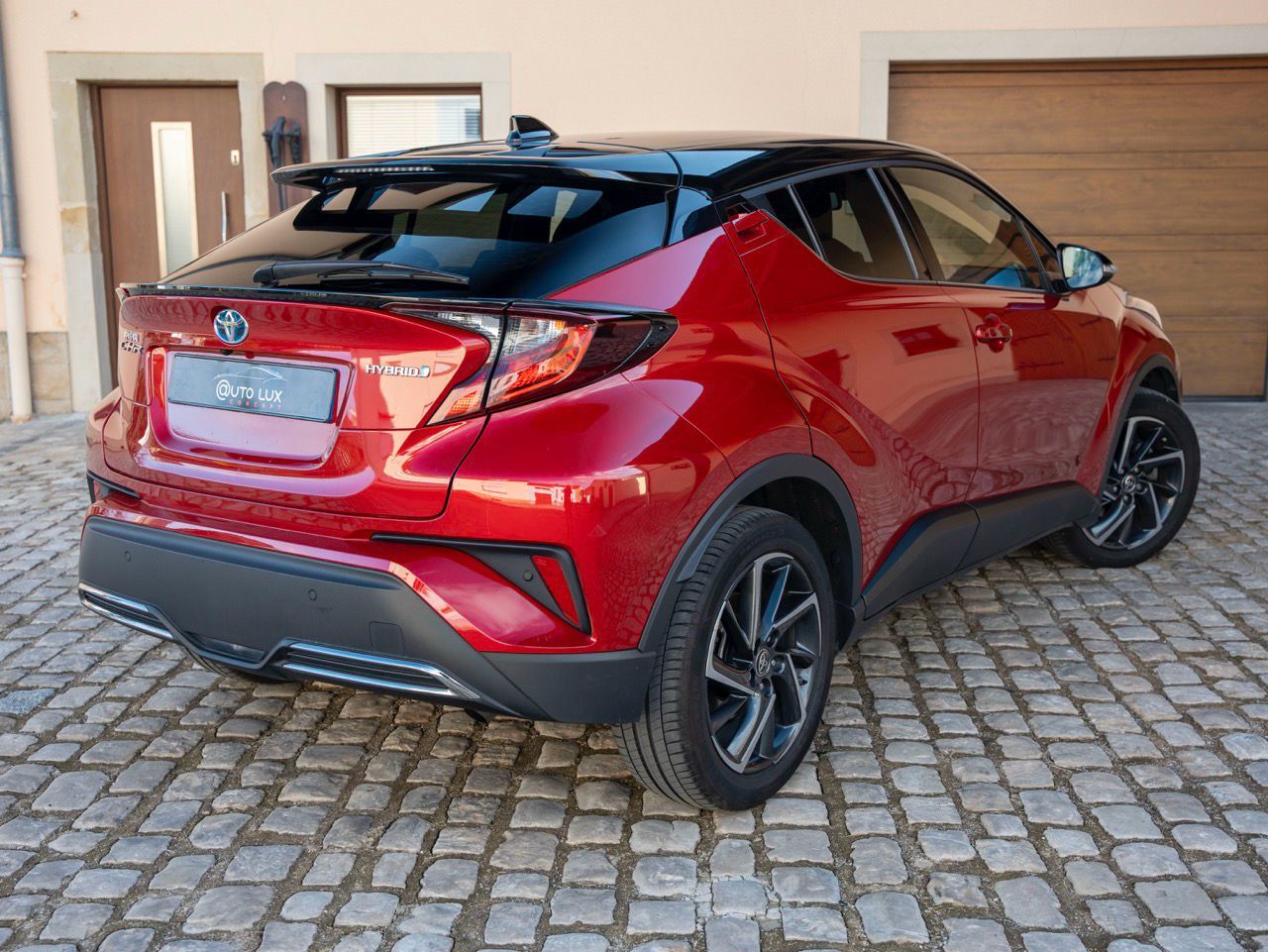 
								TOYOTA C-HR (2) 2.0 HYBRIDE DESIGN ULTIMATE full									