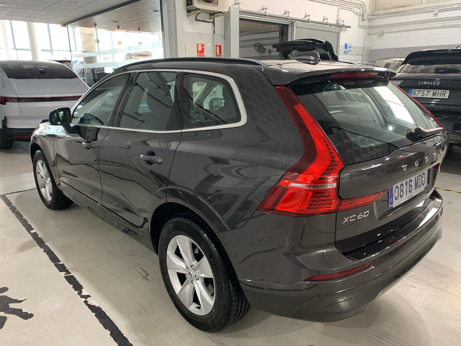 
								VOLVO XC60 2.0 B4 G CORE AUTO 197 full									