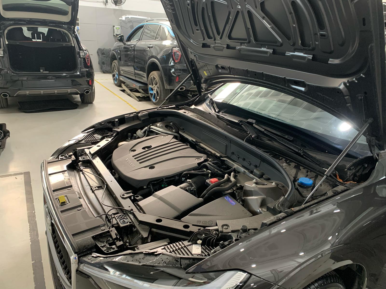 
								VOLVO XC60 2.0 B4 G CORE AUTO 197 full									