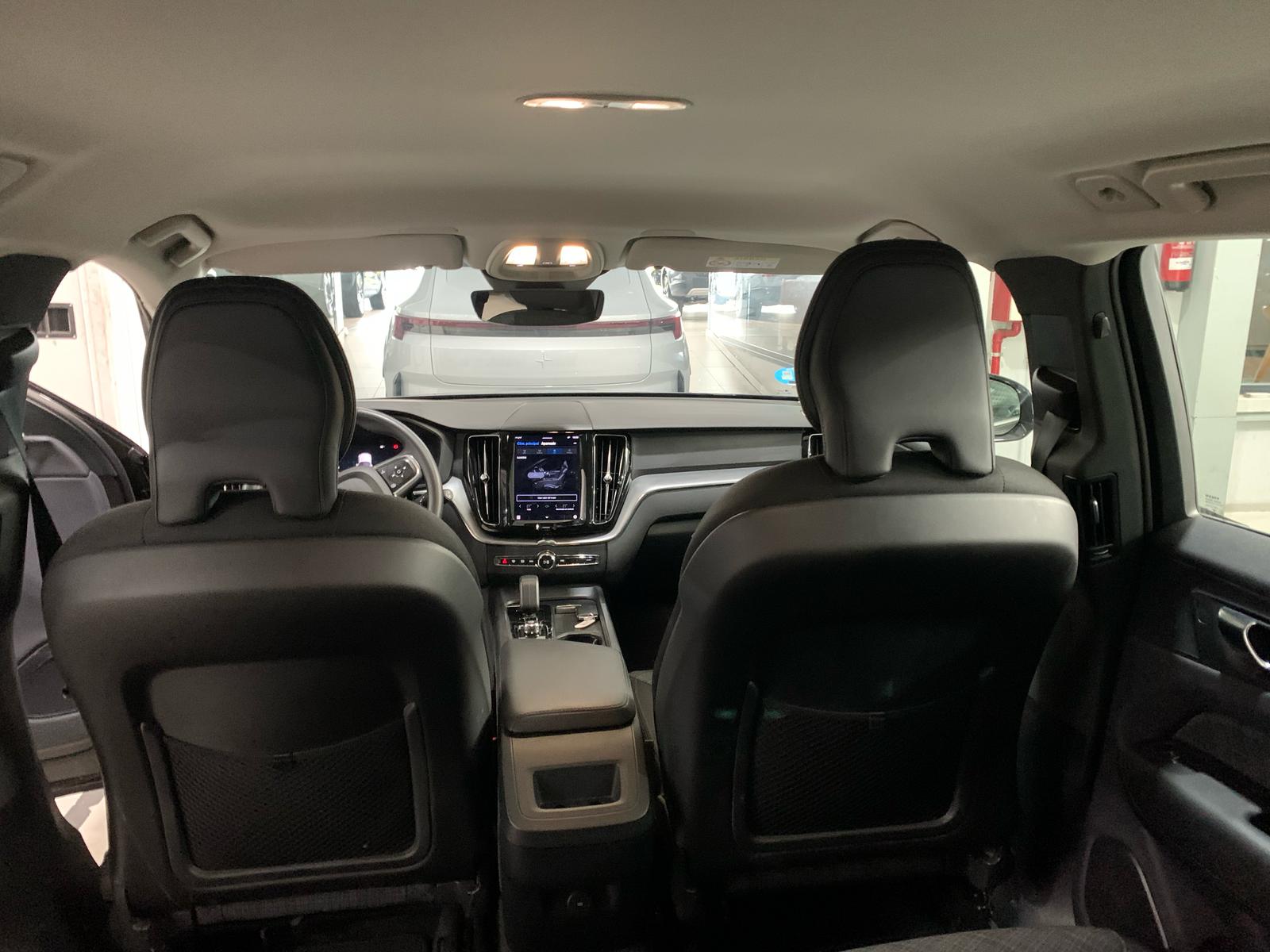 
								VOLVO XC60 2.0 B4 G CORE AUTO 197 full									