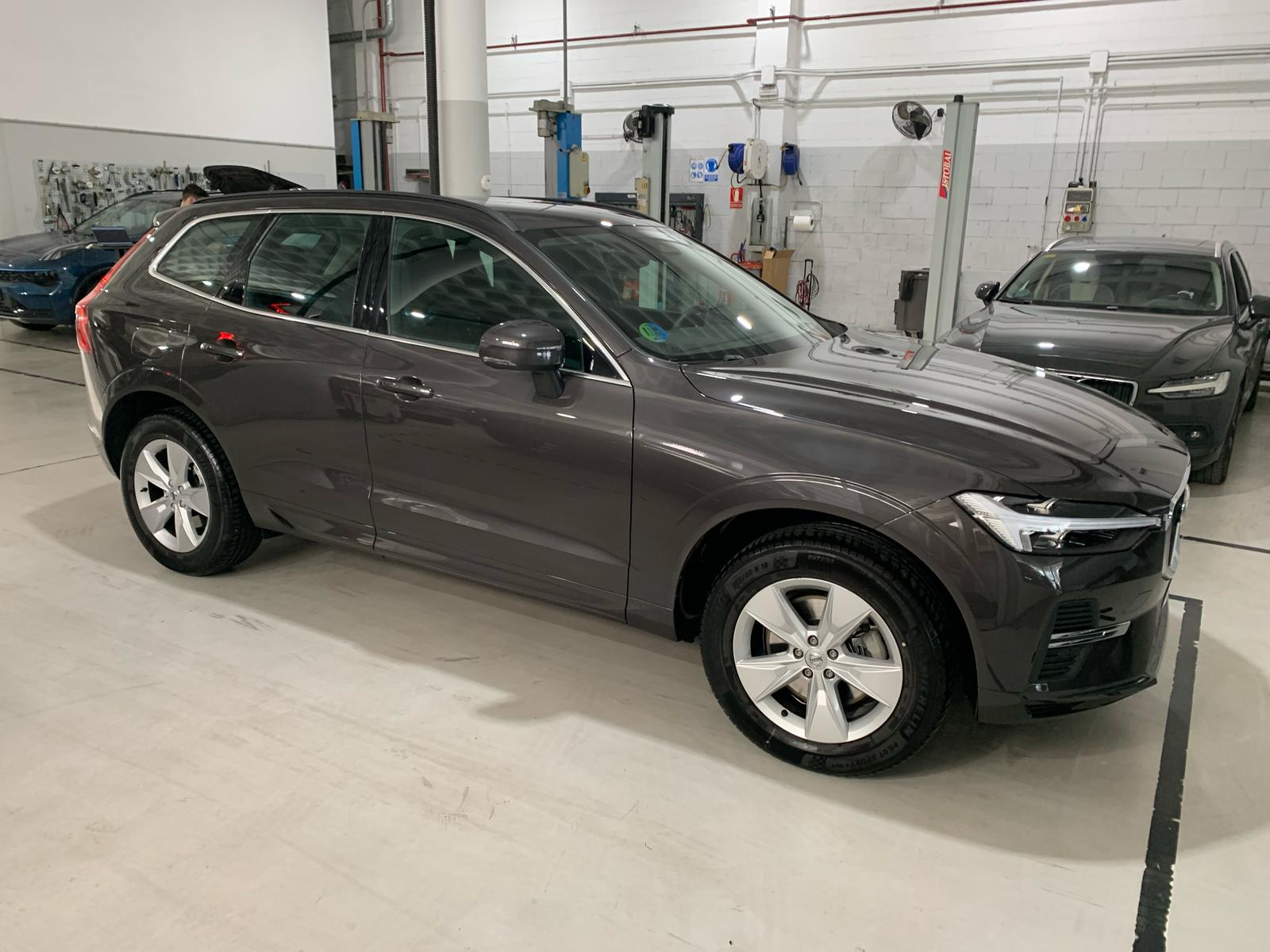 
								VOLVO XC60 2.0 B4 G CORE AUTO 197 full									