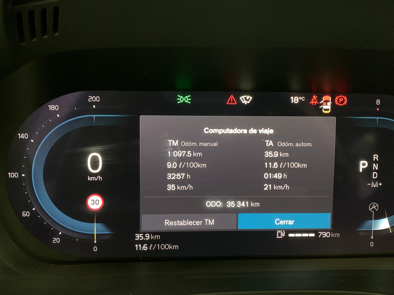 
								VOLVO XC60 2.0 B4 G CORE AUTO 197 full									